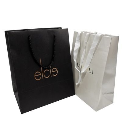 Dostosuj odzież do pakowania prezentów 300gsm Kraft Paper Bag w pełnym kolorze